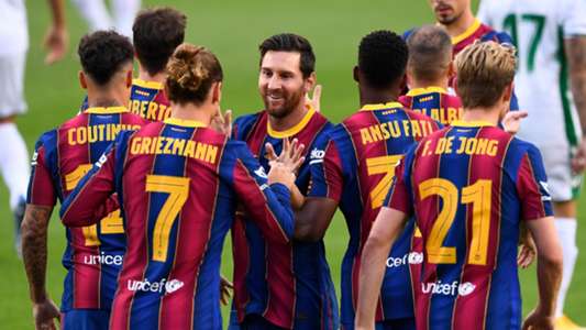 برشلونة يضحي بـ”الصخرة” ويفاضل بين ثلاثة لاعبين لخلافته